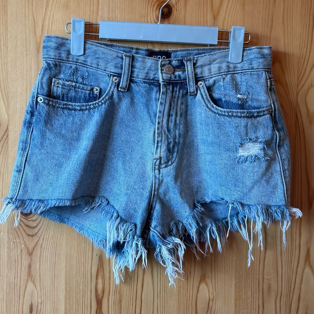 BDG Urban Outfitters Girlfriend High Rise Distressed Denim Shorts 27 Festival